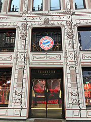 FC Bayern World eröffnete am 09.12.2020 (©Foto: Martin Schmitz)
